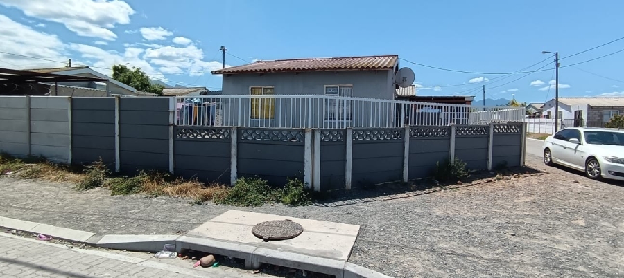 1 Bedroom Property for Sale in Avian Park Western Cape